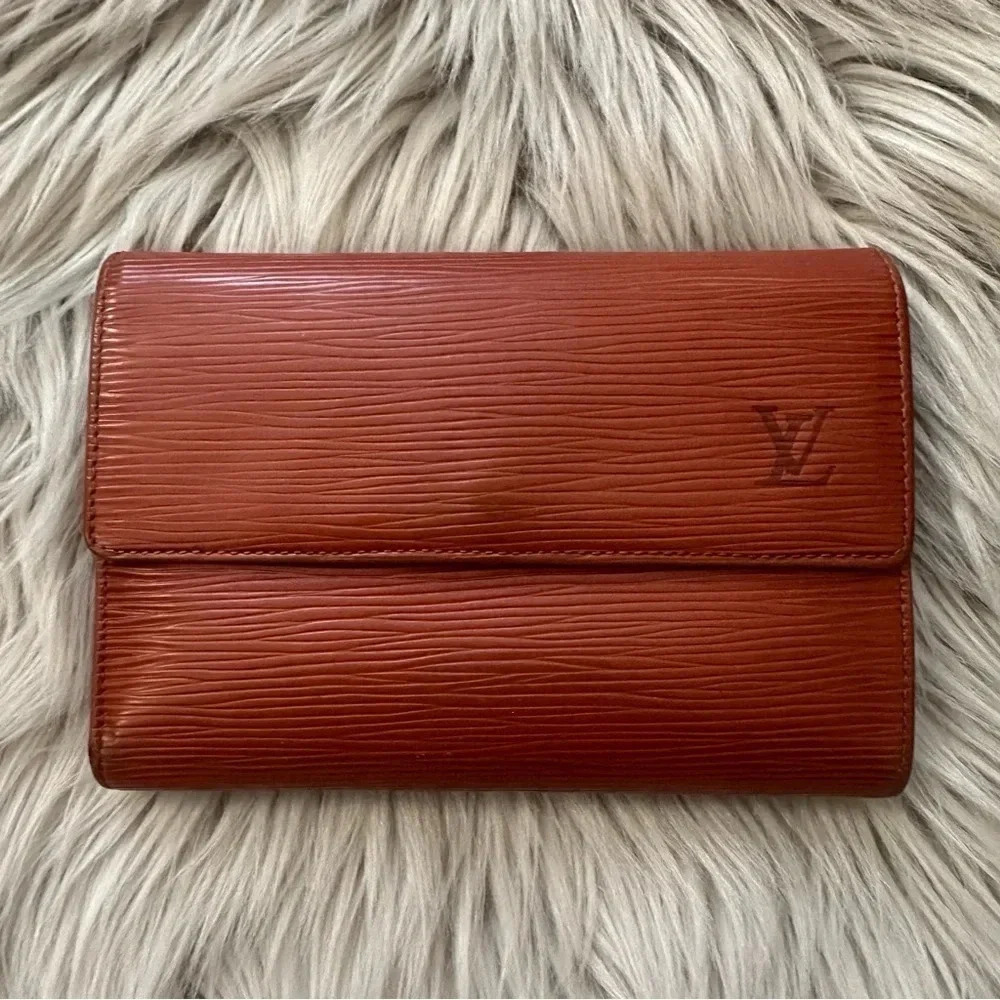 LOUIS VUITTON Epi Porte Tresor Etui Papiers Wallet Clutch
